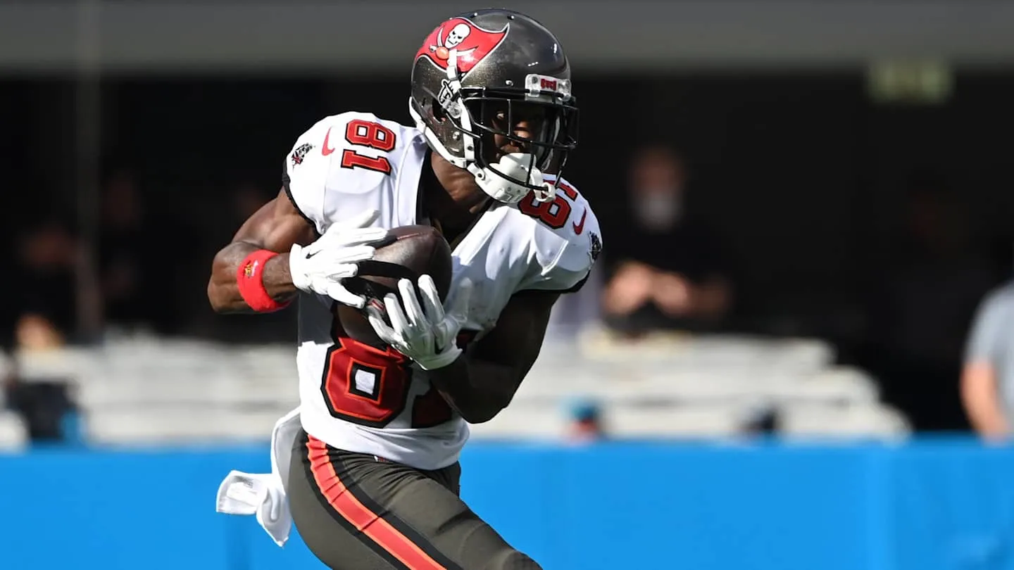 Mantan Bintang NFL Antonio Brown Dicari Atas Percobaan Pembunuhan