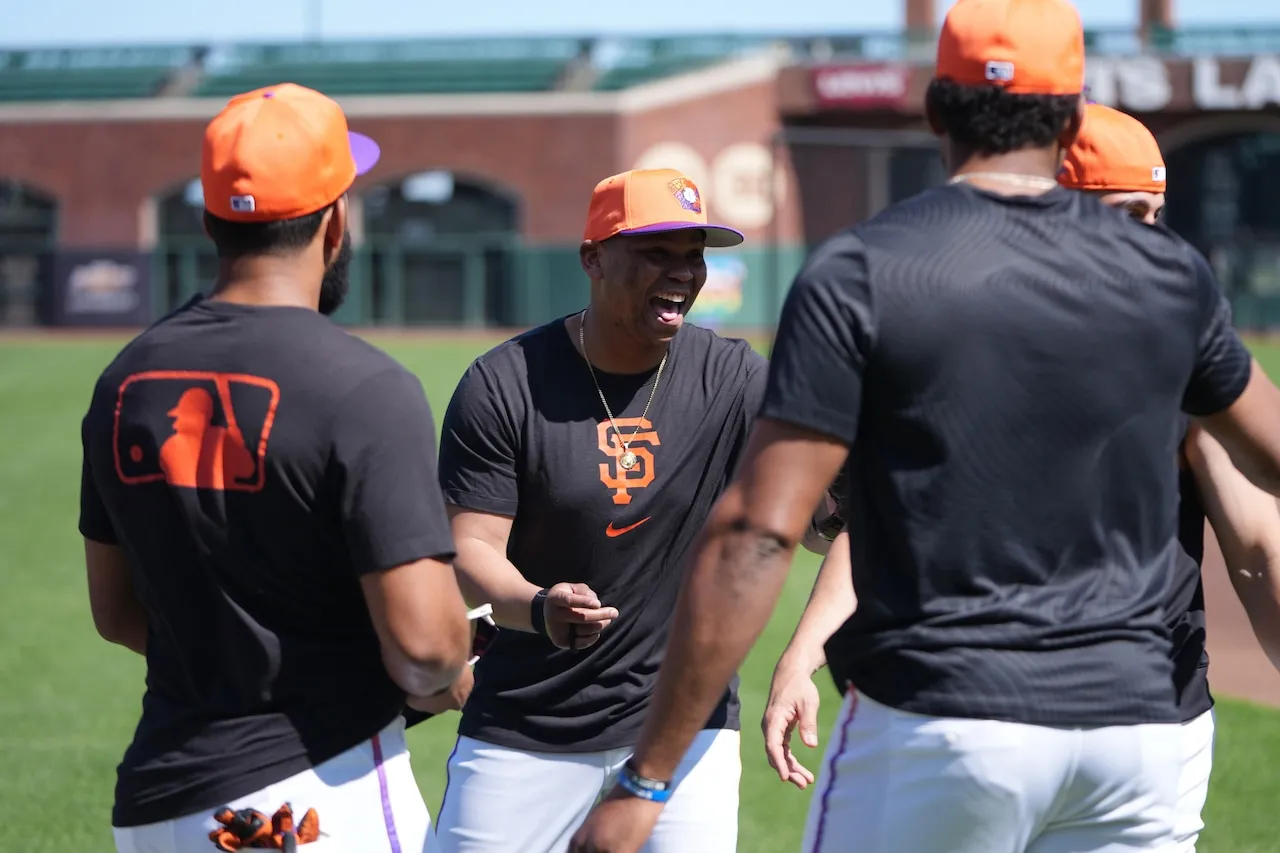 Rafael Devers Riang Tiba di San Francisco, Drama Red Sox 'Masa Lalu' | Chris Cotillo