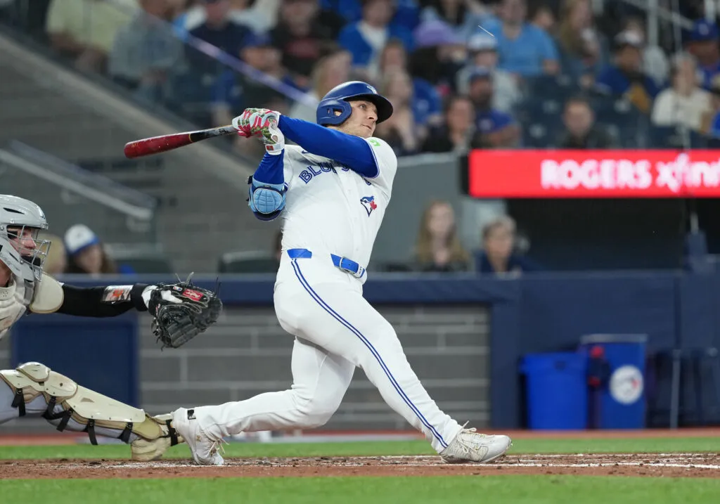 Blue Jays Tempatkan Daulton Varsho di IL 10 Hari, Aktifkan Erik Swanson