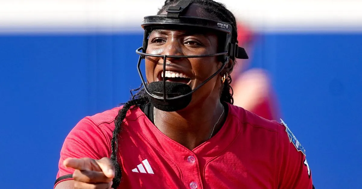 Texas menghadapi pelempar bintang NiJaree Canady dan Texas Tech di final Seri Dunia Perguruan Tinggi Wanita