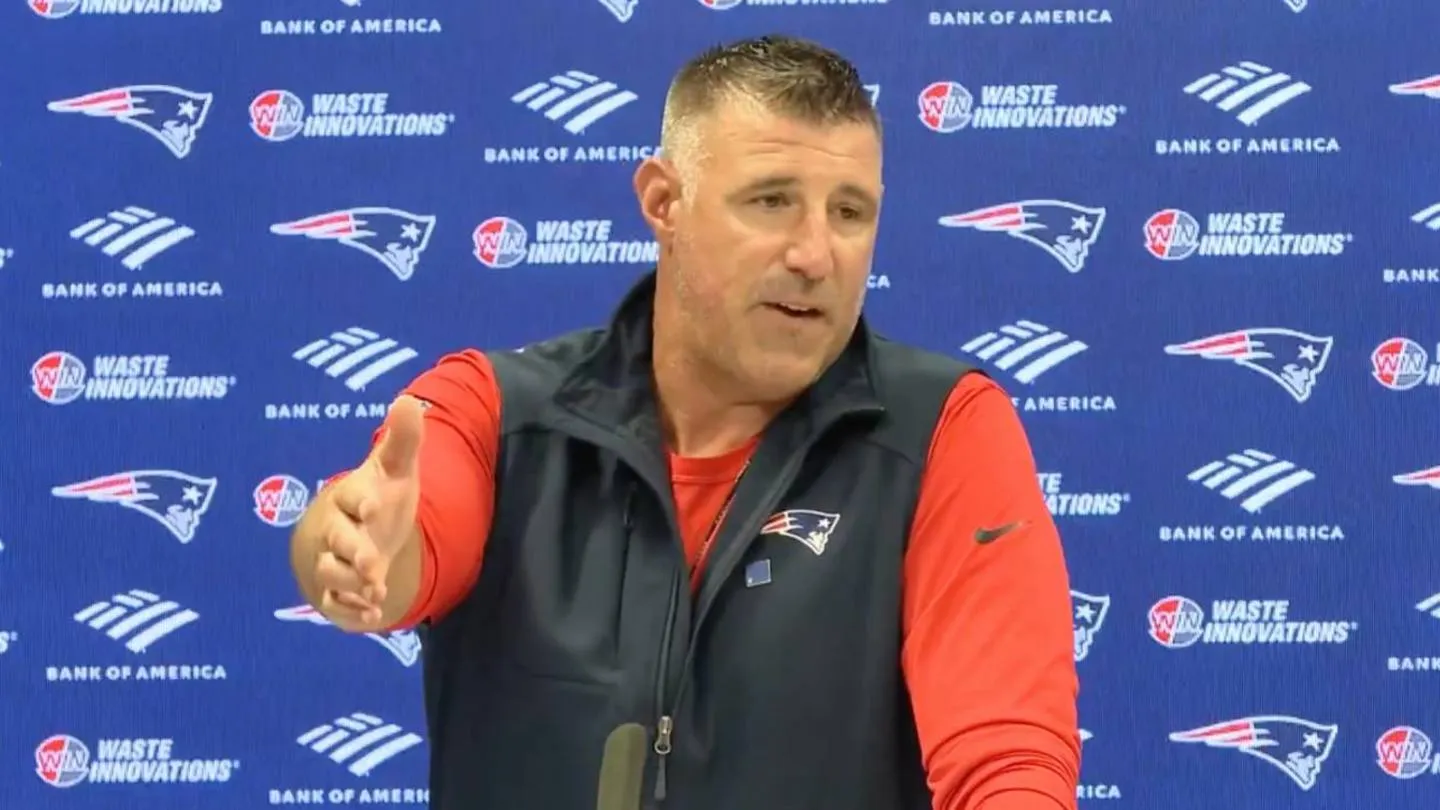 Mike Vrabel Panggang Pedas Reporter karena Pertanyaan Berulang di Konferensi Pers